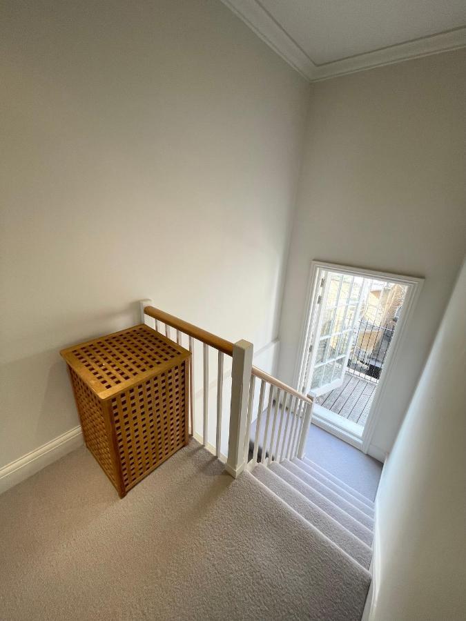 Victoria Maisonette Apartment لندن المظهر الخارجي الصورة