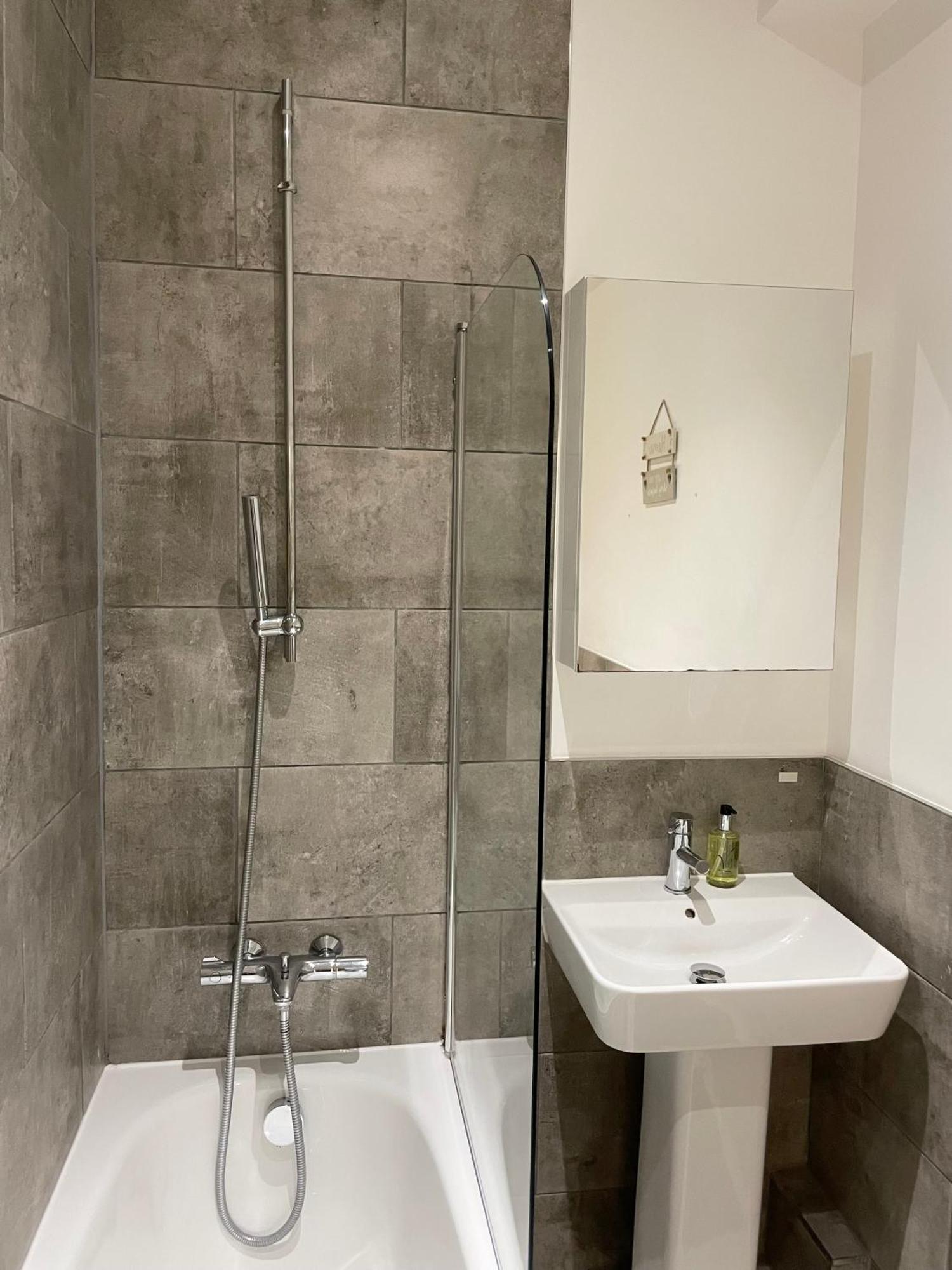 Victoria Maisonette Apartment لندن المظهر الخارجي الصورة